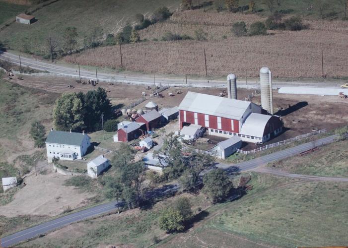 Seventh Generation Farming Family Receives Bicentennial Farm Award