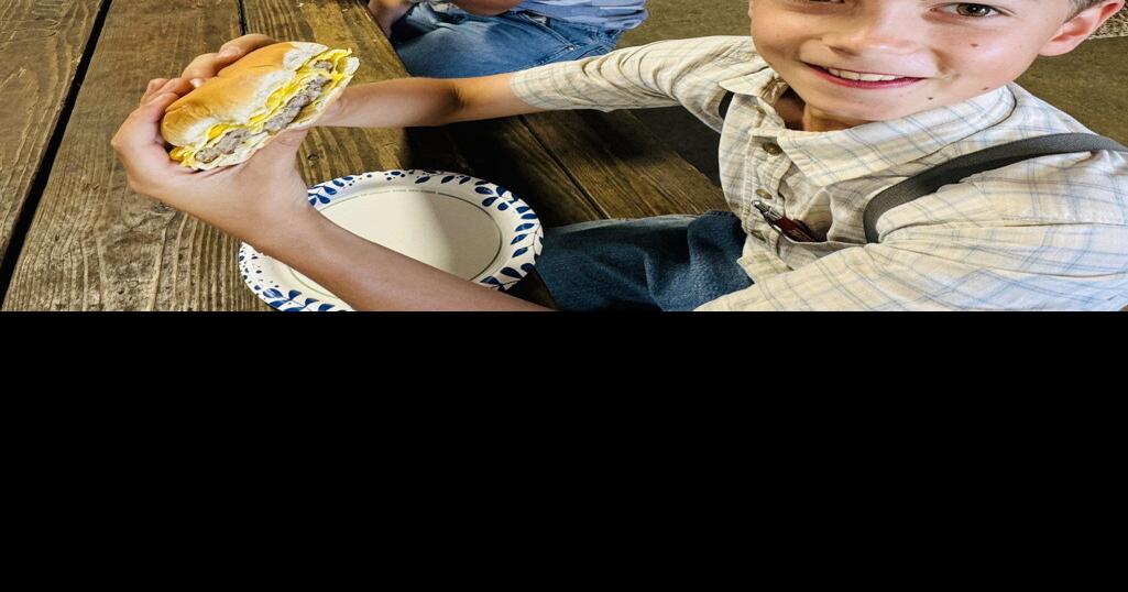 Rise and Shine Weaverland Produce Auction Offers Breakfast for Buyers