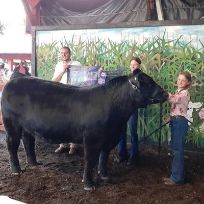 Sisters Team Up to Win Lycoming Beef Show