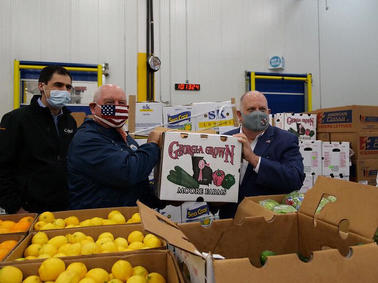 Farmers to Families Food Box Program to End - Vimarsana News