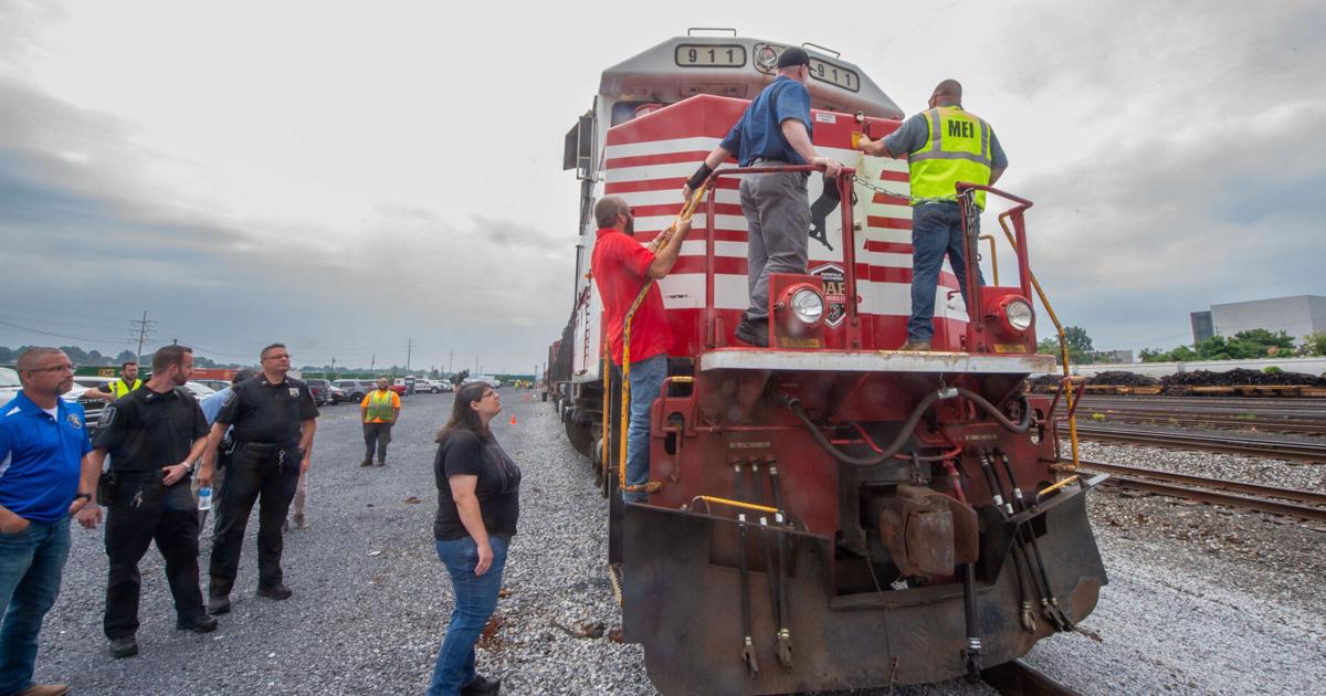 Railroad's training for emergency responders is infrequent and not ...
