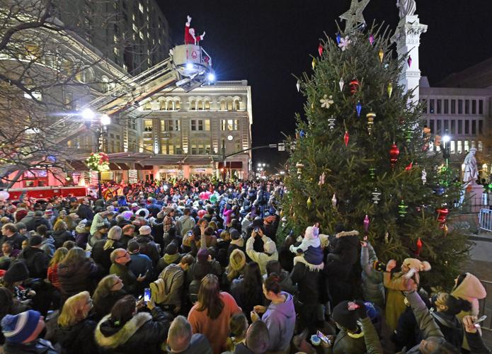 Large crowds gather to celebrate Menorah lighting, Mayor's Tree