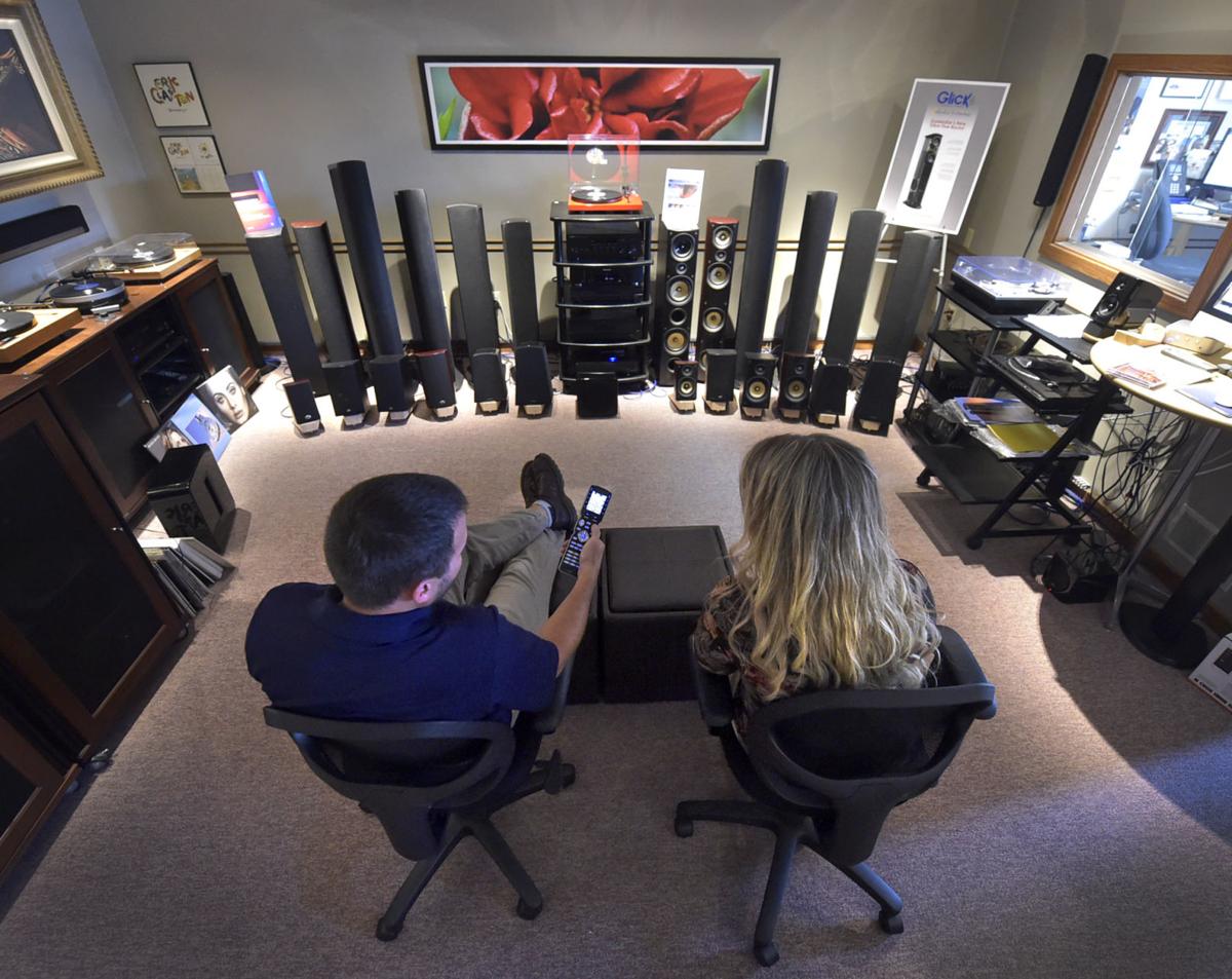 Local Audiophiles Weigh In On The Best Beginner Turntable And Stereo System Entertainment Lancasteronline Com Having a hard time understanding the fancy words used by audiophiles to describe sound? local audiophiles weigh in on the best
