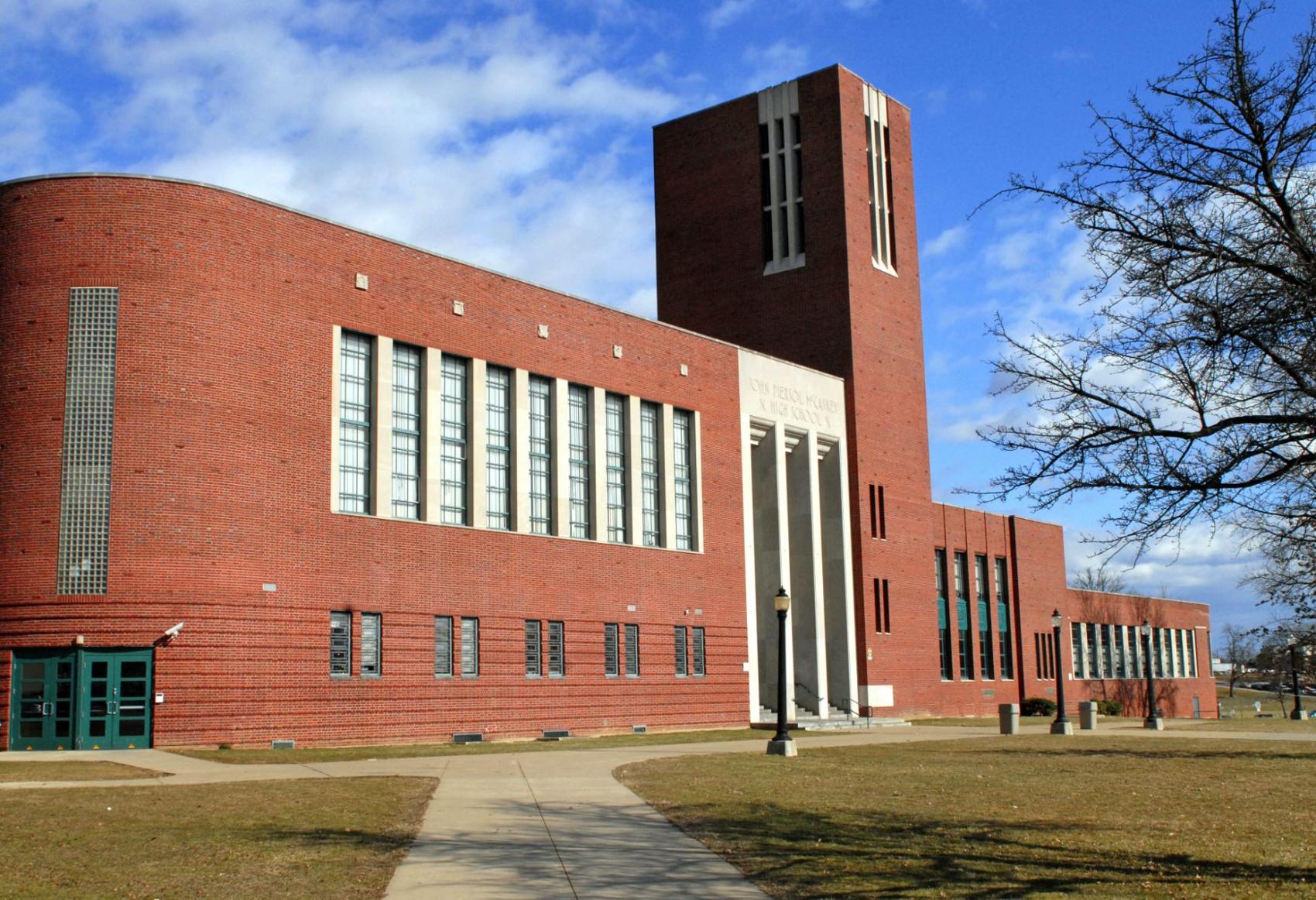 El Distrito Escolar de Lancaster planea que los estudiantes regresen a