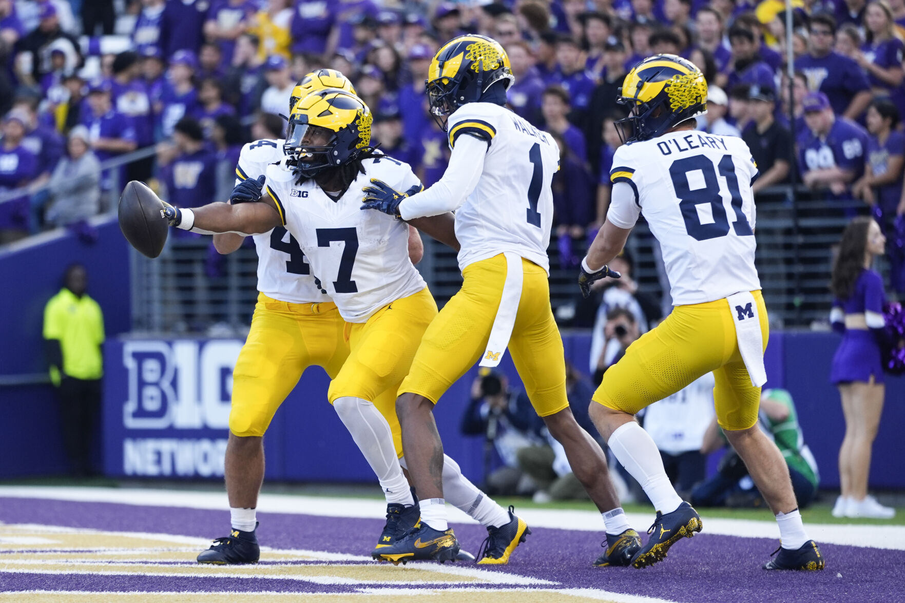 No. 24 Michigan's Porous Pass Defense Will Be Tested By No. 22 Illinois ...