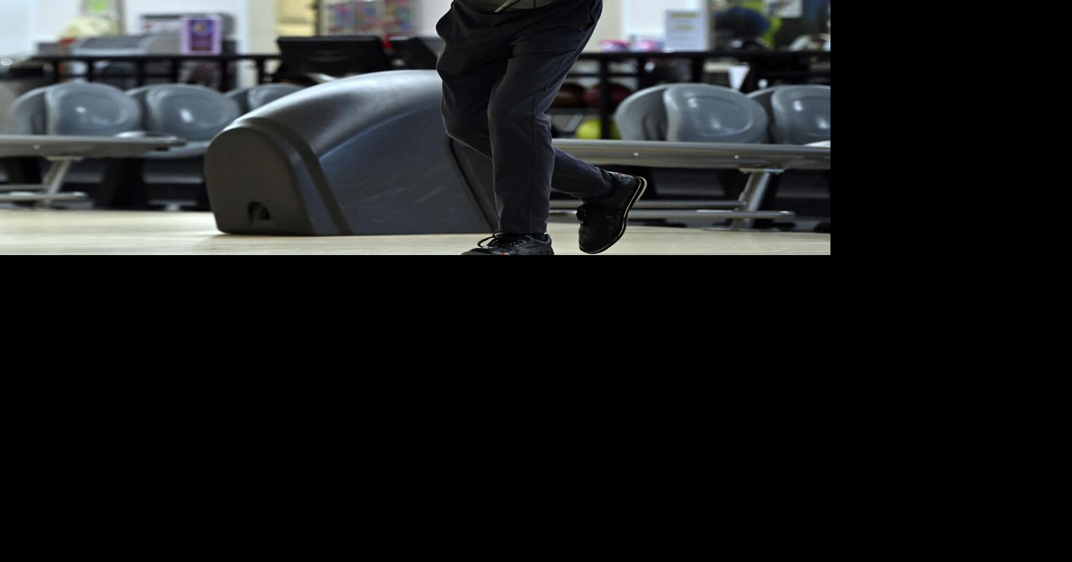 Warwick bowling coach Neal Vital