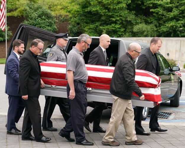 Every Veterans Day, Malmedy Massacre survivor Harold Billow remembers his  fallen comrades [photos], Life & Culture