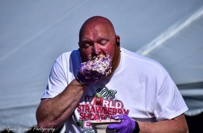 Nathan S Famous Hot Dog Eating Contest Brought Competitive Eating To Dutch Wonderland Today Video Life Culture Lancasteronline Com