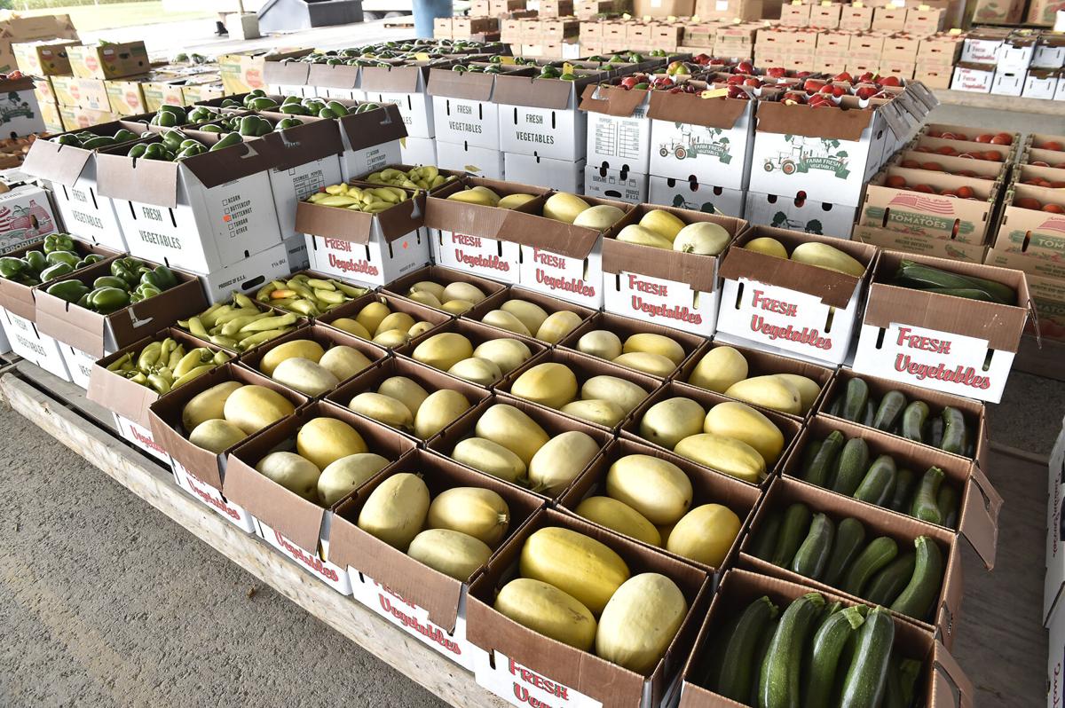 A day at Weaverland and Leola produce auctions [photo slideshow