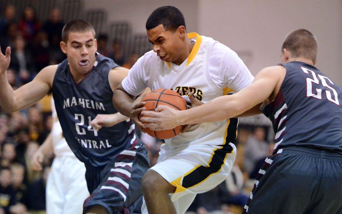 Men S Hoops Lancaster Mennonite Grad Collazo Earns Conference
