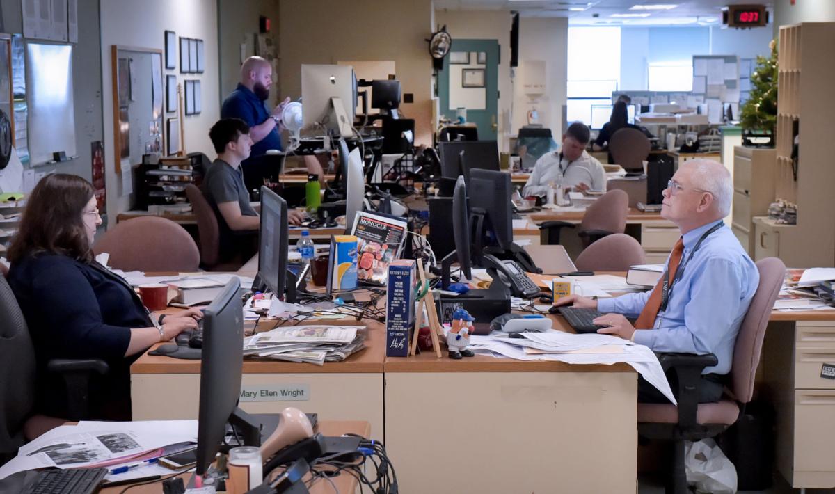225 newsroom 14