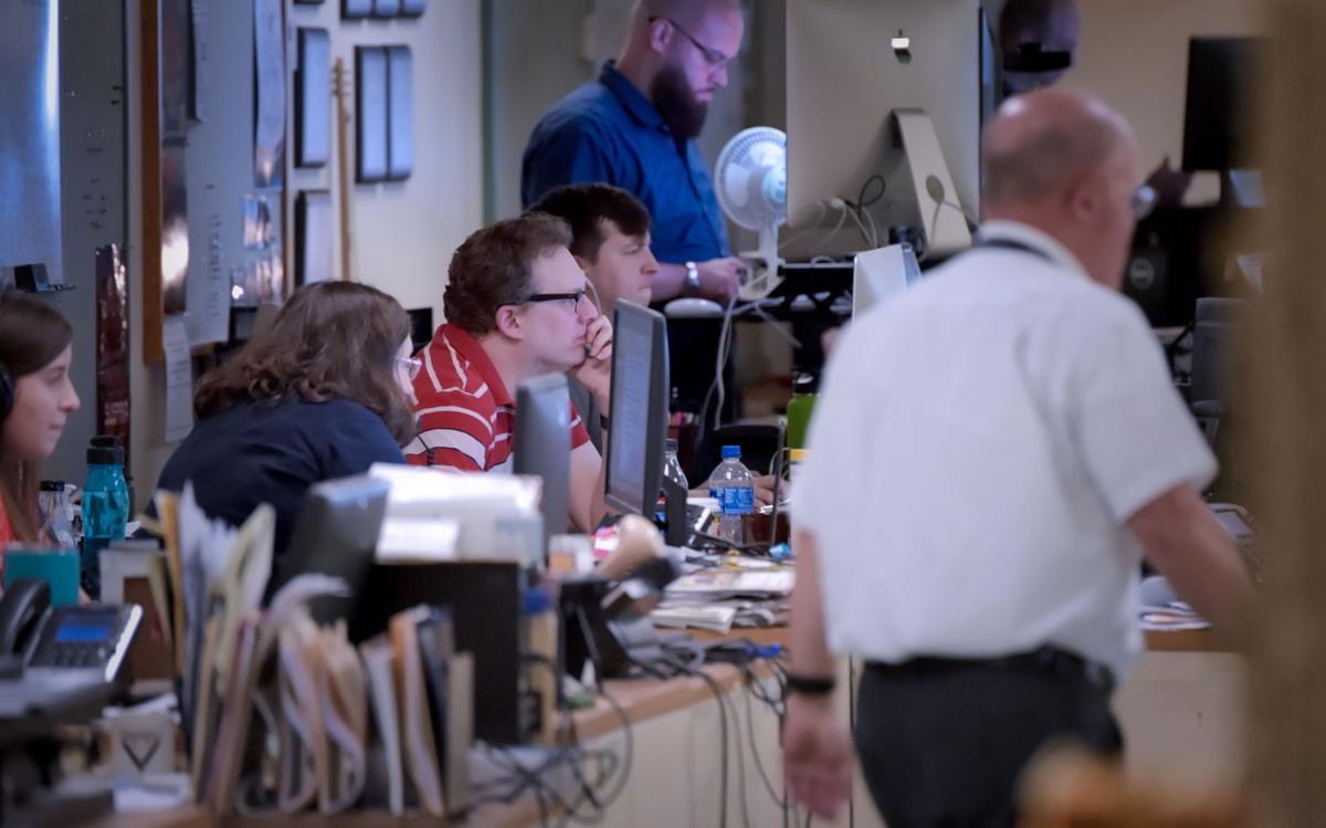 225 newsroom 17