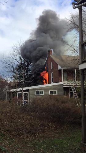 Firefighters battle 2-alarm house fire in Marietta | Local News ...