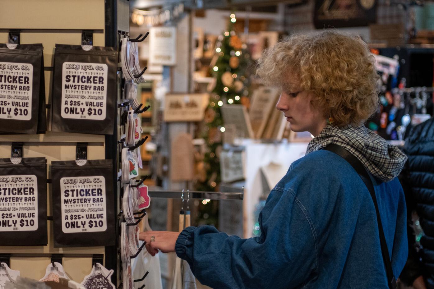 Supply chain, staffing issues have consumers shopping earlier, closer to home this holiday season | Local News | lancasteronline.com