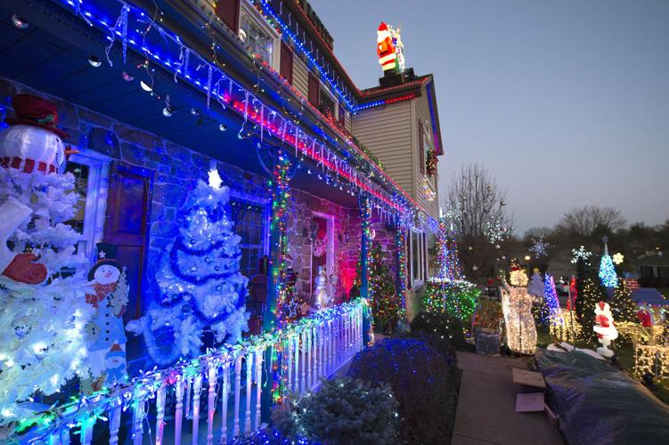 Laurel Avenue Lights announced as Holiday Lights Contest winner [photos