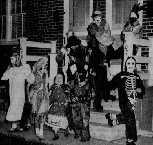 Trick-or-treaters, 1955