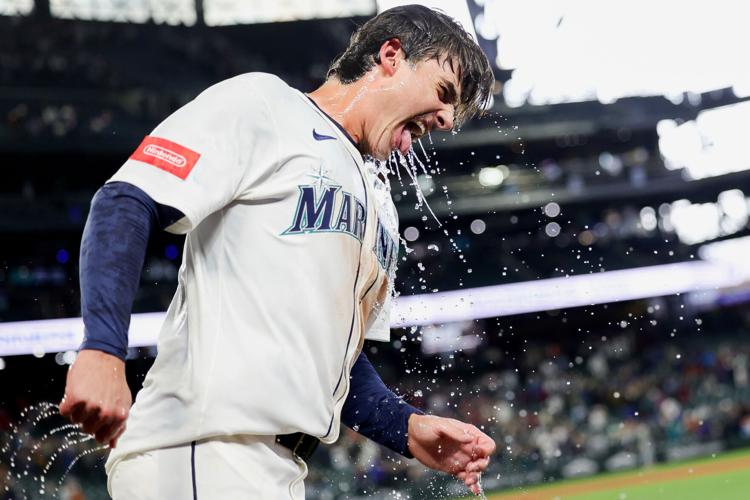 Cole Young drives in winning run in 10th in major league debut