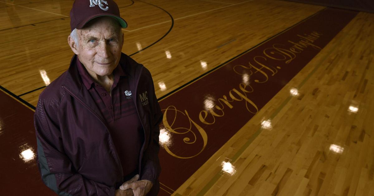 'A servant's heart': Longtime Manheim Central athletic director, educator to receive coveted Kirchner Award