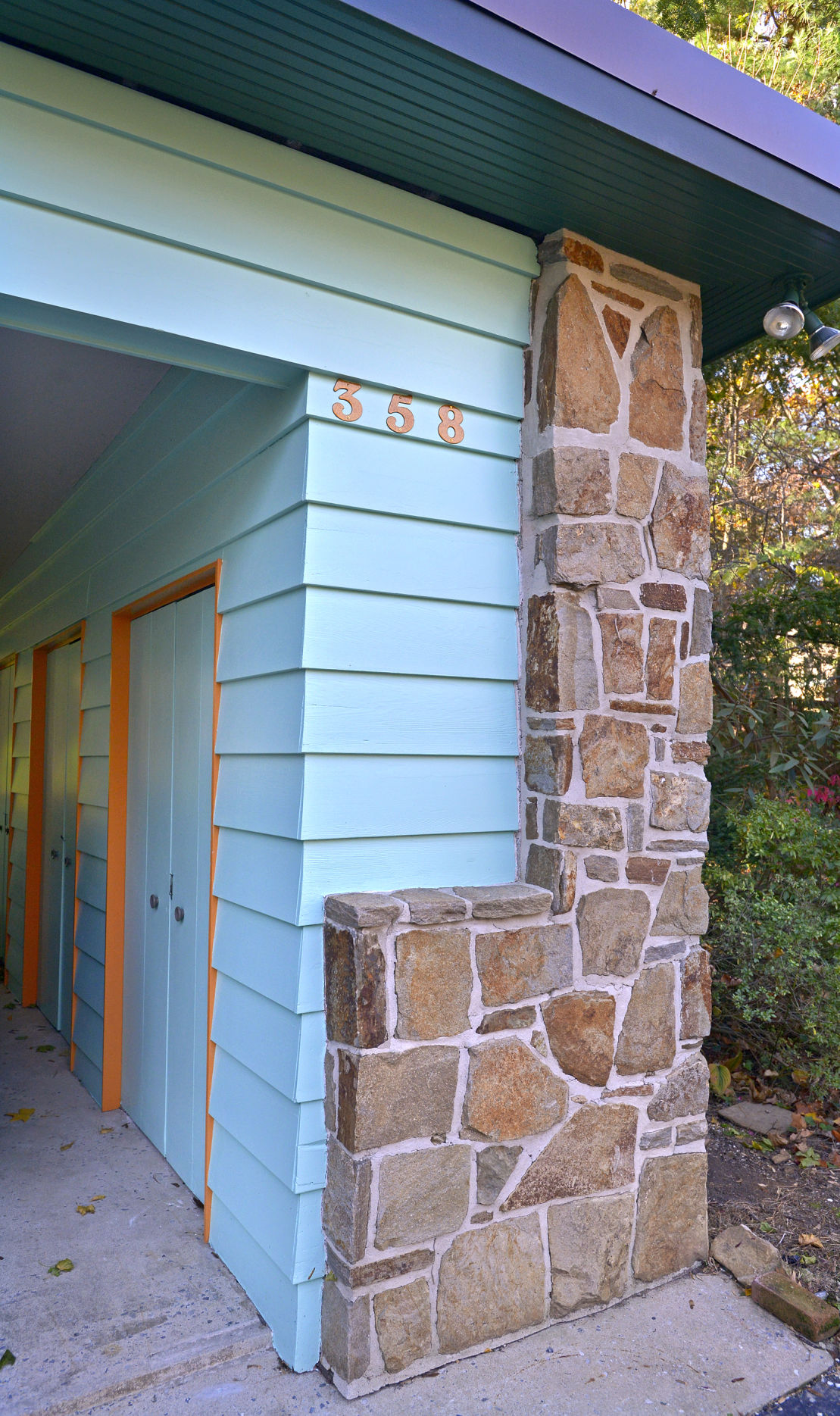 Living the midcentury modern life in Blossom Hill Home & Garden