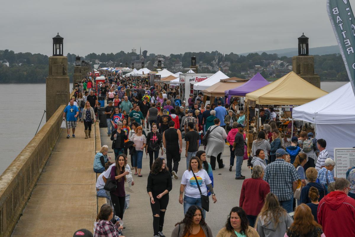Columbia Bridge Bust attracts thousands for fun, food and vendors over
