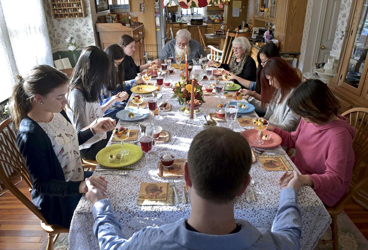 What S That Family Welcomes International Students To Thanksgiving Local News Lancasteronline Com