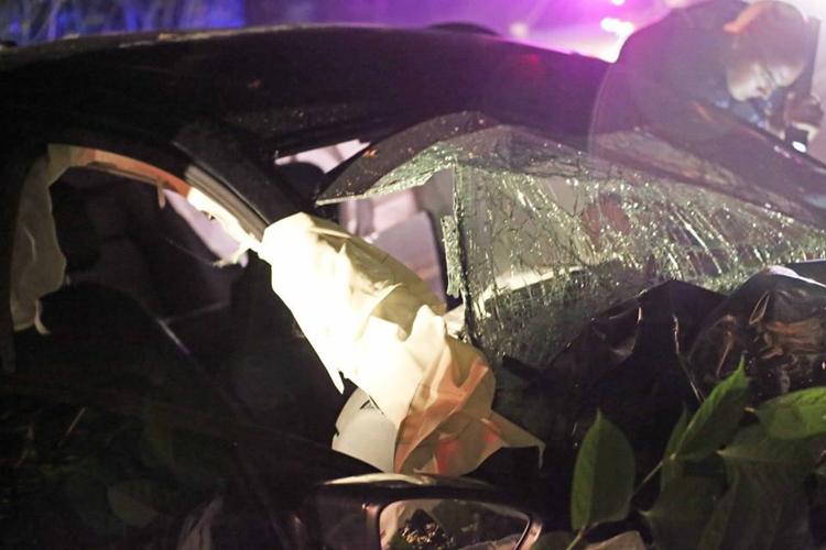 At least 2 injured in nearly simultaneous crashes with entrapment