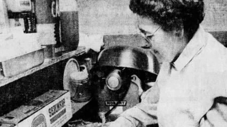 Elva Stauffer left her mark on Lancaster County with famous corn pie, apple dumplings [archives] - Vimarsana News
