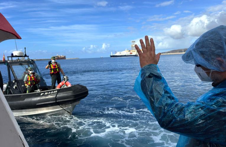Los pasajeros comienzan a desembarcar del crucero afectado por hantavirus en las Canarias españolas | Mundo | lancasteronline.com