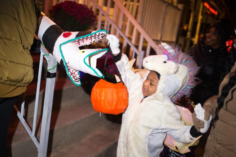 Trickortreating on Halloween eve [photos] Local News