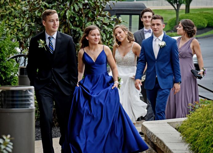 Conestoga Valley students dress to impress for prom [photos] Local News