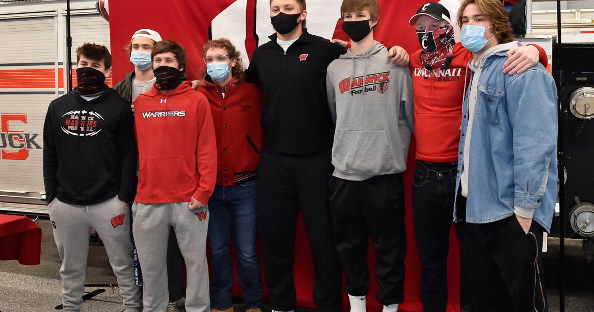 Warwick's Nolan Rucci, Caleb Schmitz make it official, sign letters of ...