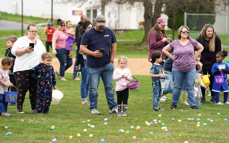 Terre Hill hosts Easter egg hunt [photos] Entertainment