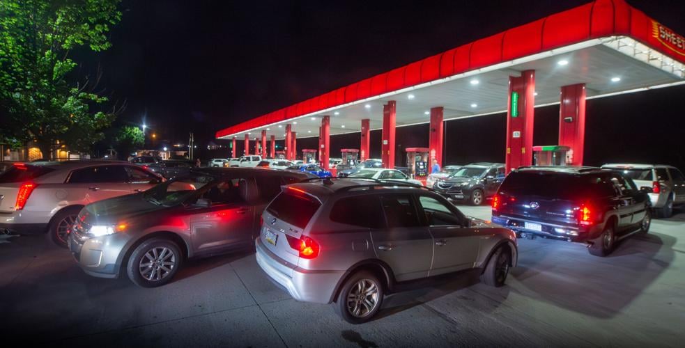 Motorists flock to Millersville Sheetz to buy gas for $1.776 a gallon on Independence Day. | Local News | lancasteronline.com