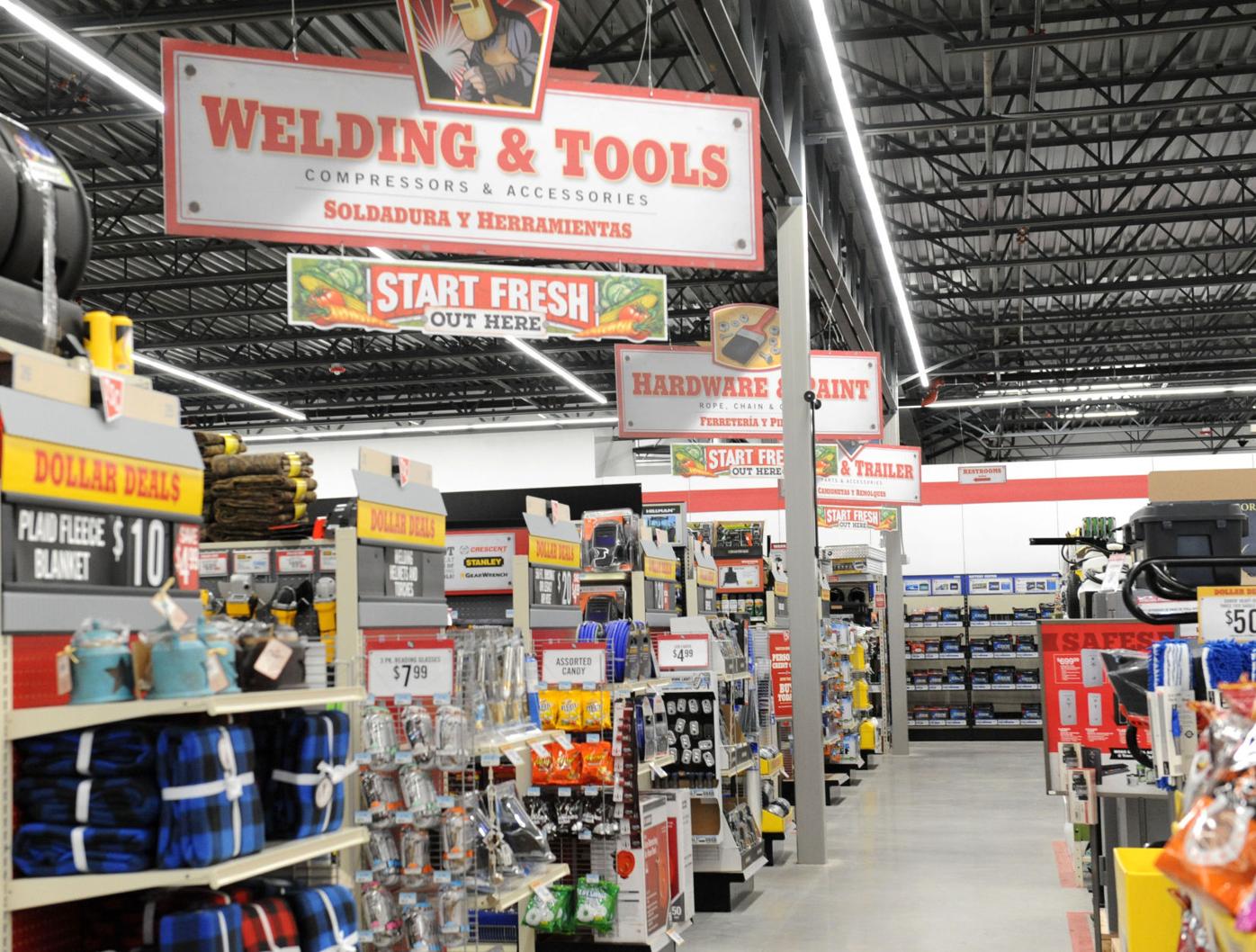 Tractor Supply Co. opens new store in Buck | Local Business