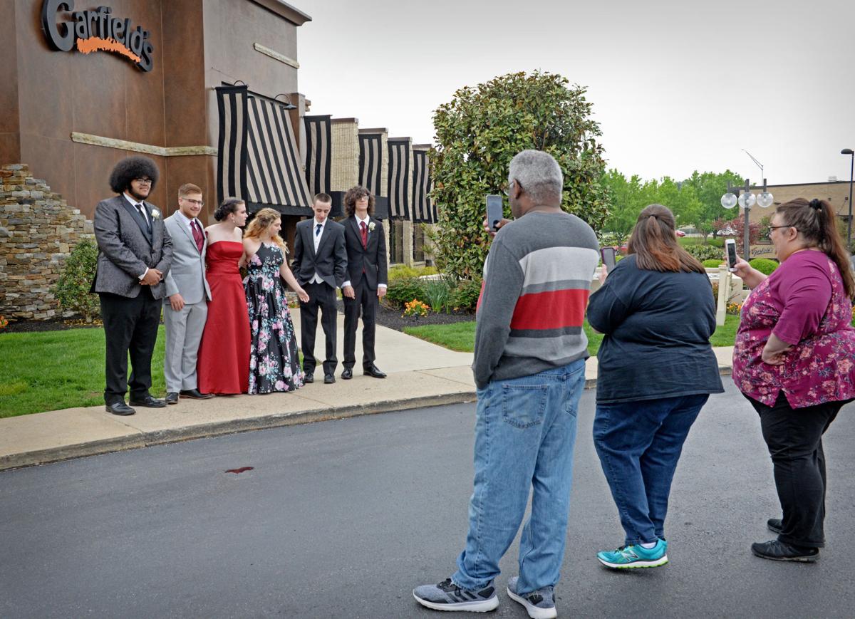 Conestoga Valley students dress to impress for prom [photos] Local