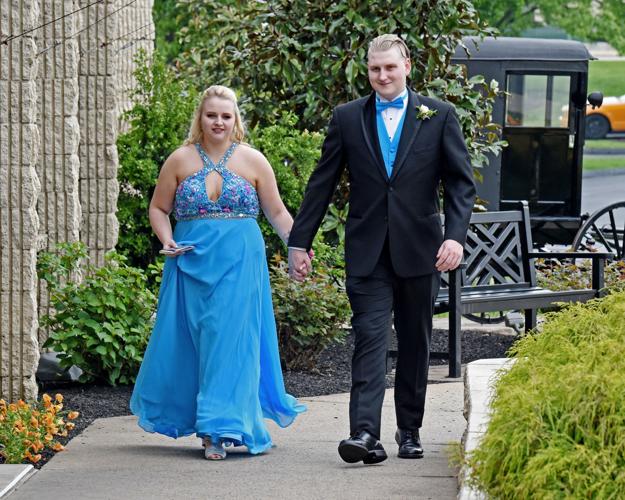 Conestoga Valley students dress to impress for prom [photos] Local News