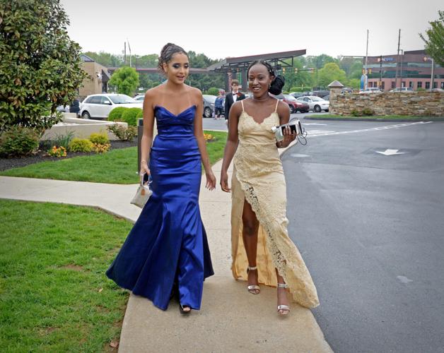 Conestoga Valley students dress to impress for prom [photos] Local News