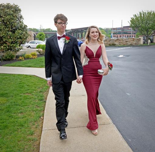 Conestoga Valley students dress to impress for prom [photos] Local News