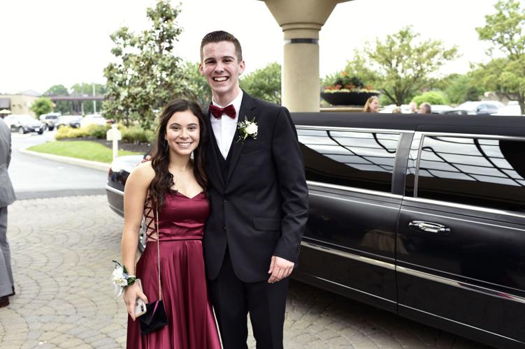 LampeterStrasburg students steal the show at 2019 prom [photos