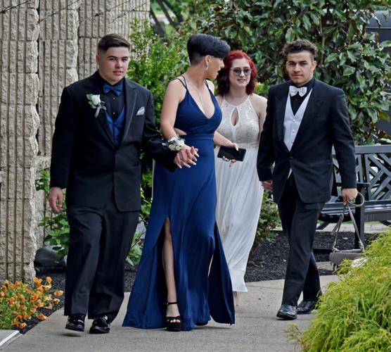 Conestoga Valley students dress to impress for prom [photos] Local News