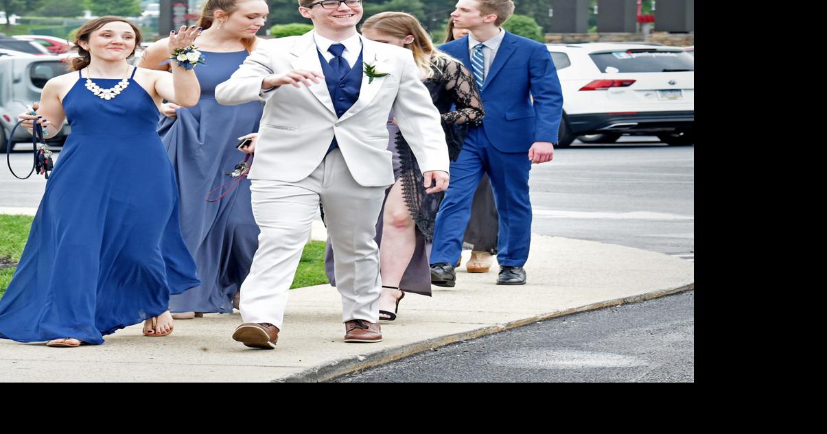 Conestoga Valley students dress to impress for prom [photos] Local