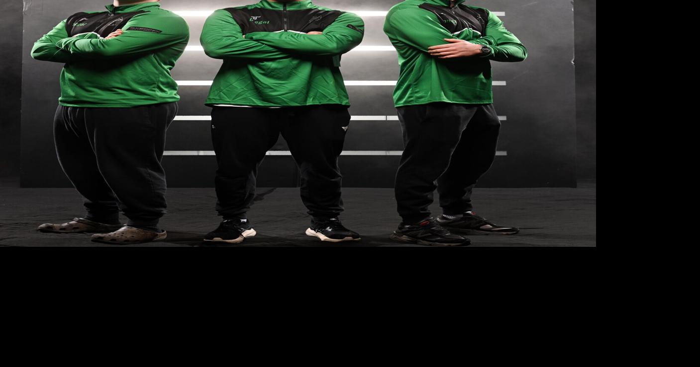 Donegal wrestlers in driver's seat after Day 1 of holiday tournament