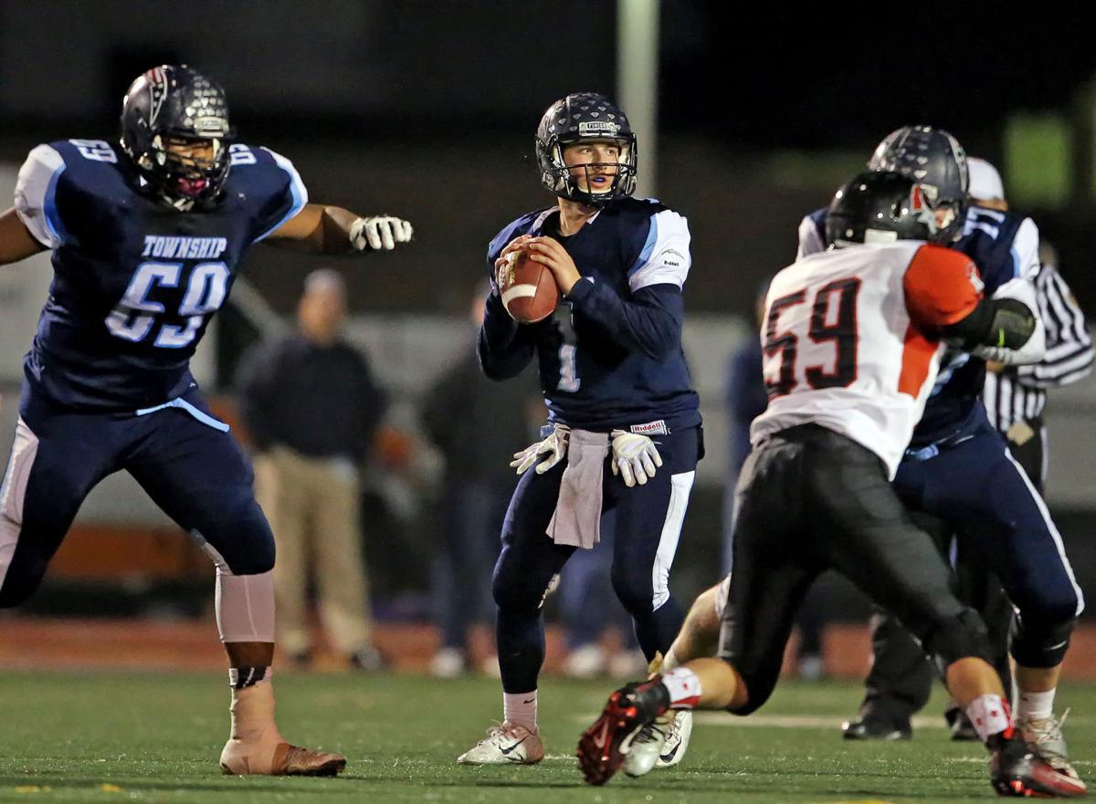L L Football Players On The East Roster For The Psfca All Star