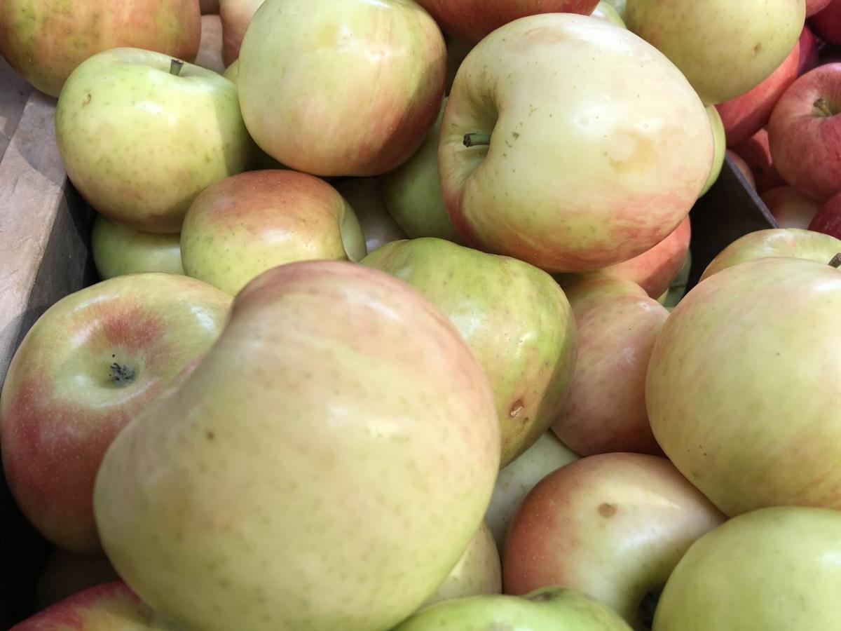 Goodbye Red Delicious; Hello, Honeycrisp and Gala What apples are