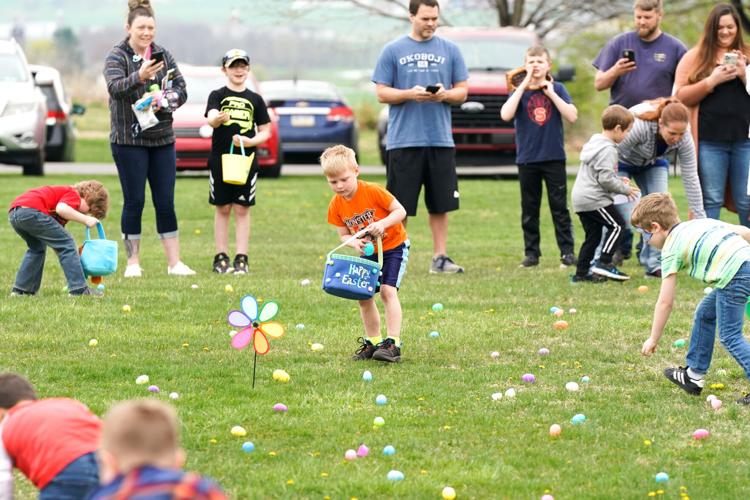 Terre Hill hosts Easter egg hunt [photos] Entertainment
