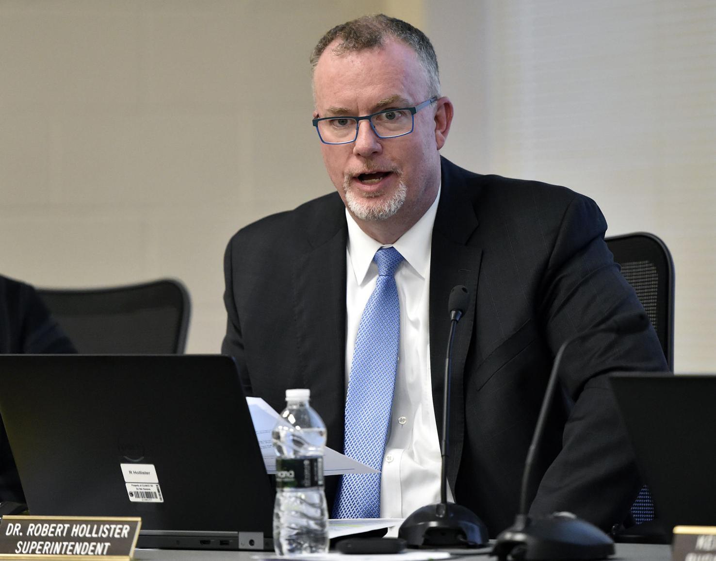 Bob Hollister, longesttenured Lancaster County superintendent, to