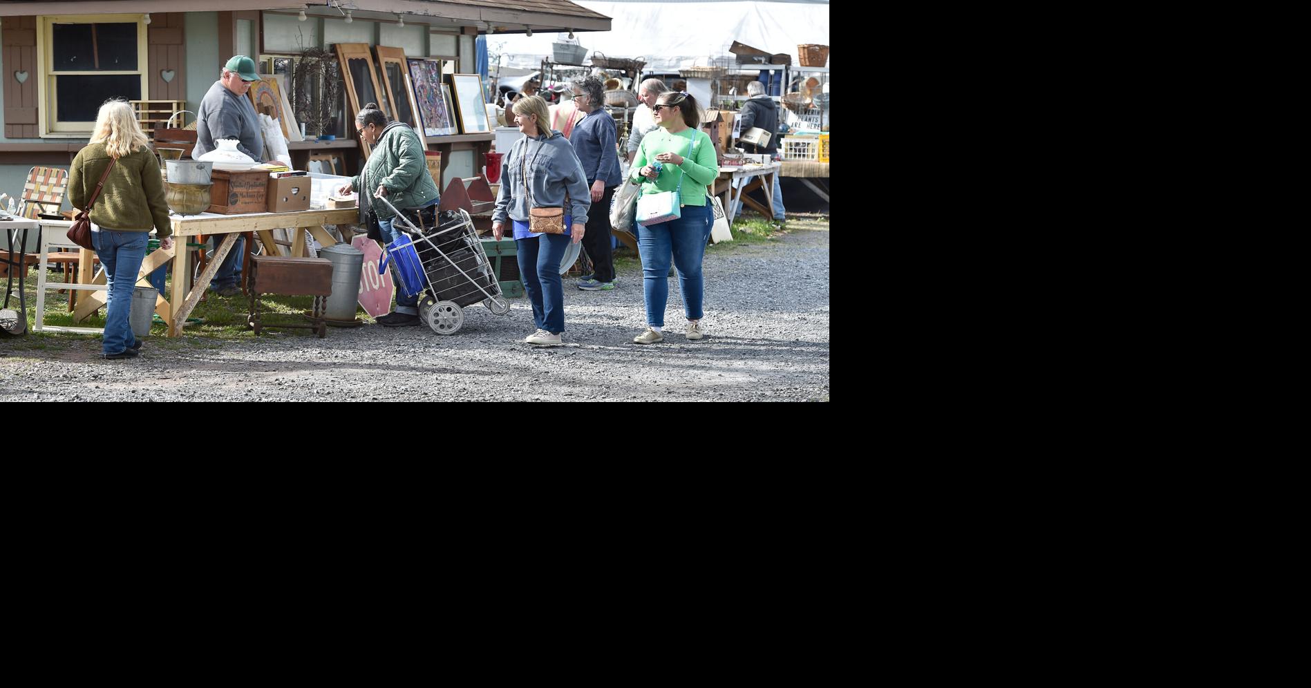 Sunday shoppers stop by Renninger's Antique Market in Adamstown [photos