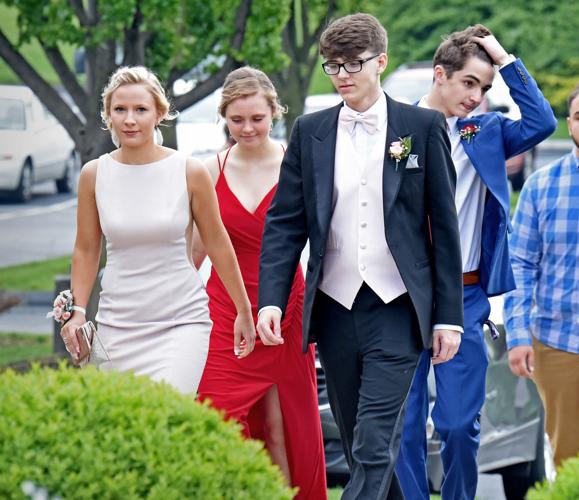 Conestoga Valley students dress to impress for prom [photos] Local News
