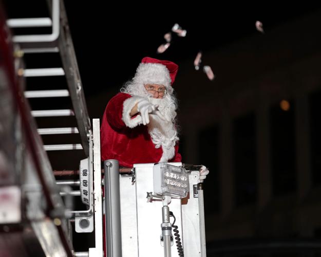 Holiday season kicks off with annual tree lighting in downtown