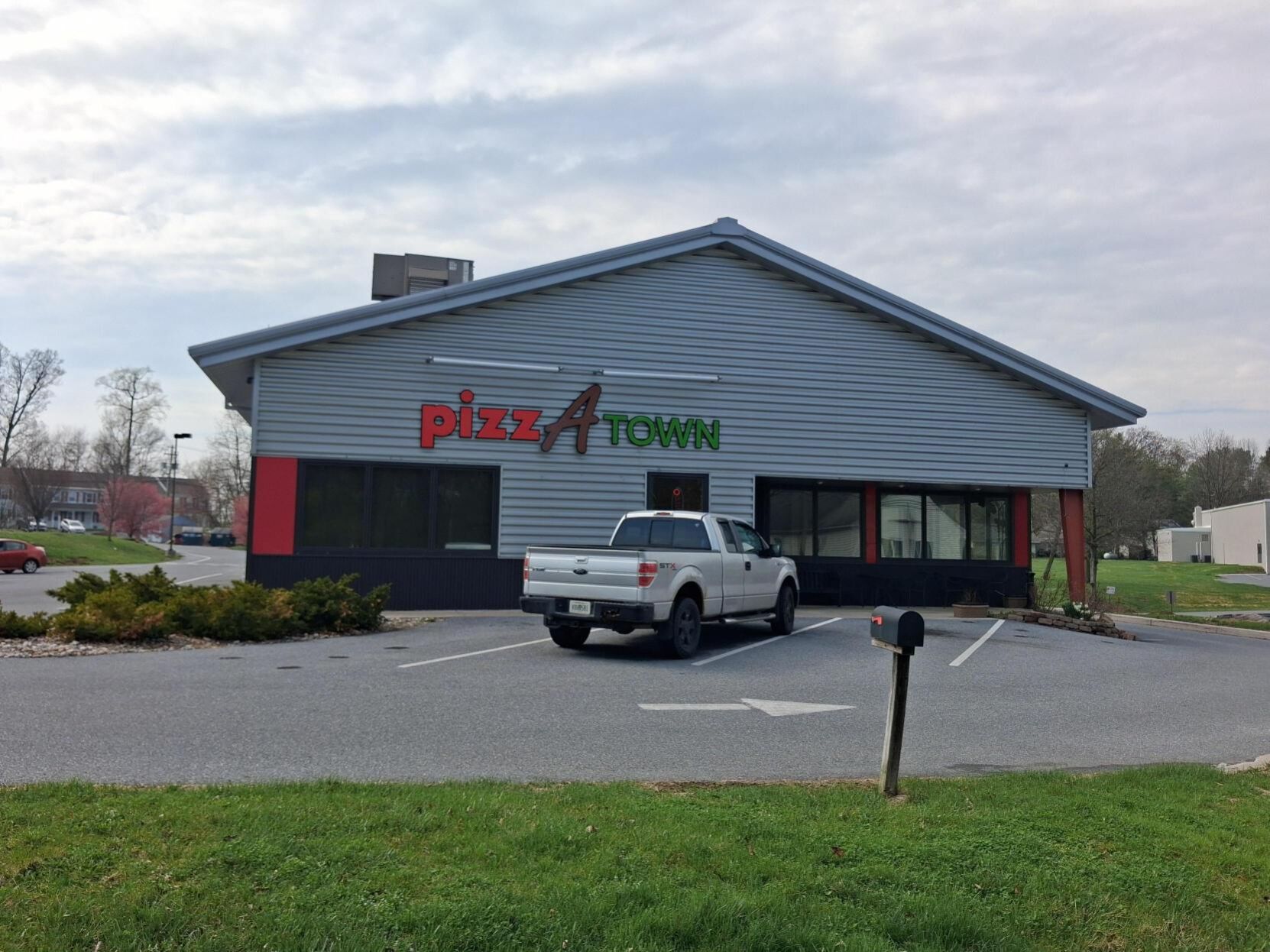 Pizza shop, winery near Elizabethtown announce closing date